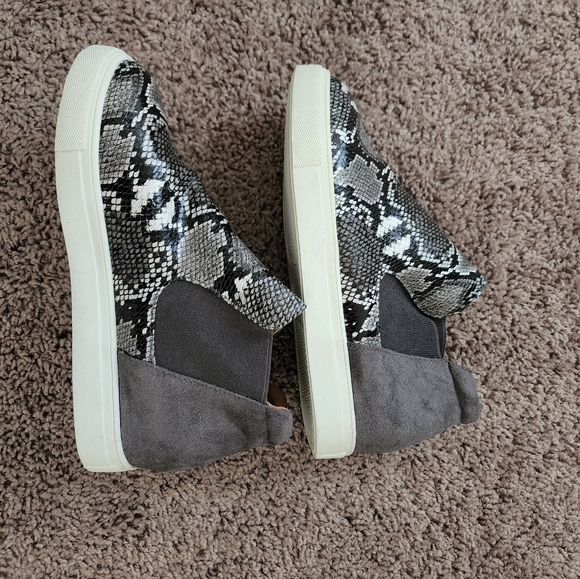 Snake skin sneaker bootie - Picture 2 of 4